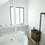 8 Pers, Jacuzzi & Sauna *