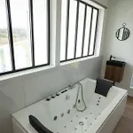 8 Pers, Jacuzzi & Sauna Vila *