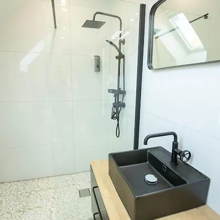 8 Pers, Jacuzzi & Sauna فيلة *