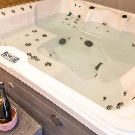 8 Pers, Jacuzzi & Sauna