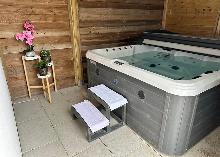 8 Pers, Jacuzzi & Sauna 别墅